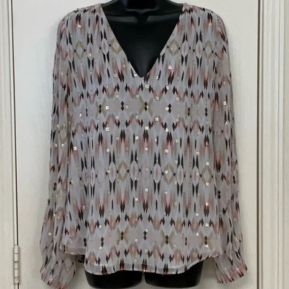 White‎ House Black Market Blouse Size 8 Sheer Split Sleeve V-Neck Printed Top - Picture 2 of 6